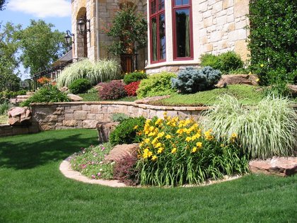 line-shape-space-landscaping-value-spring-homebuying-season
