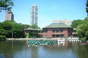 fastest-selling-markets-chicagoland-2015-lincoln-park-pond