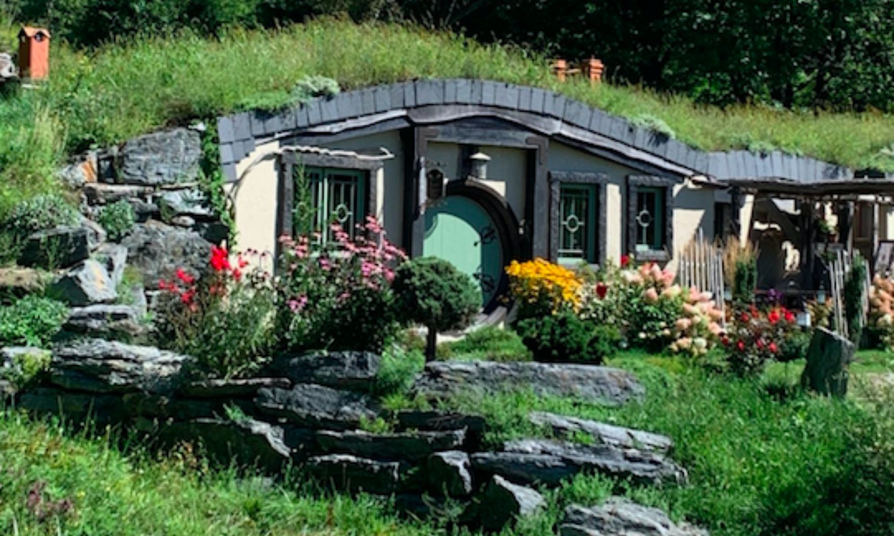 15 Magical Hobbit Houses That'll Transport You to the Shire